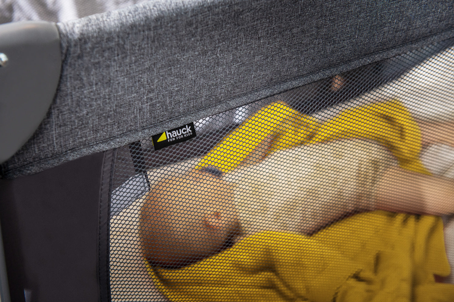 Hauck Play N Relax Travel Cot