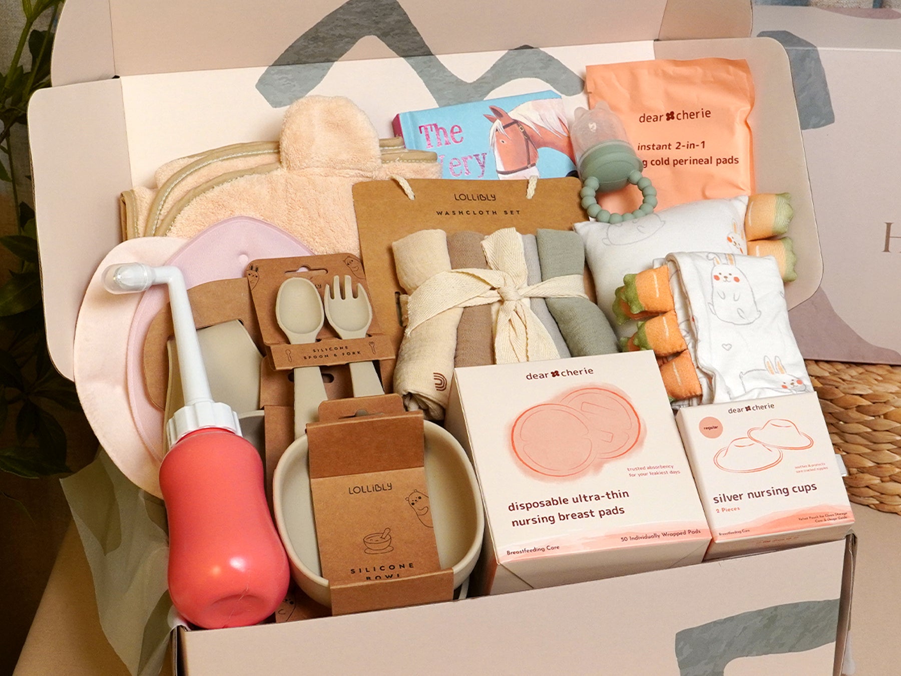 premium postpartum baby hamper for new mom