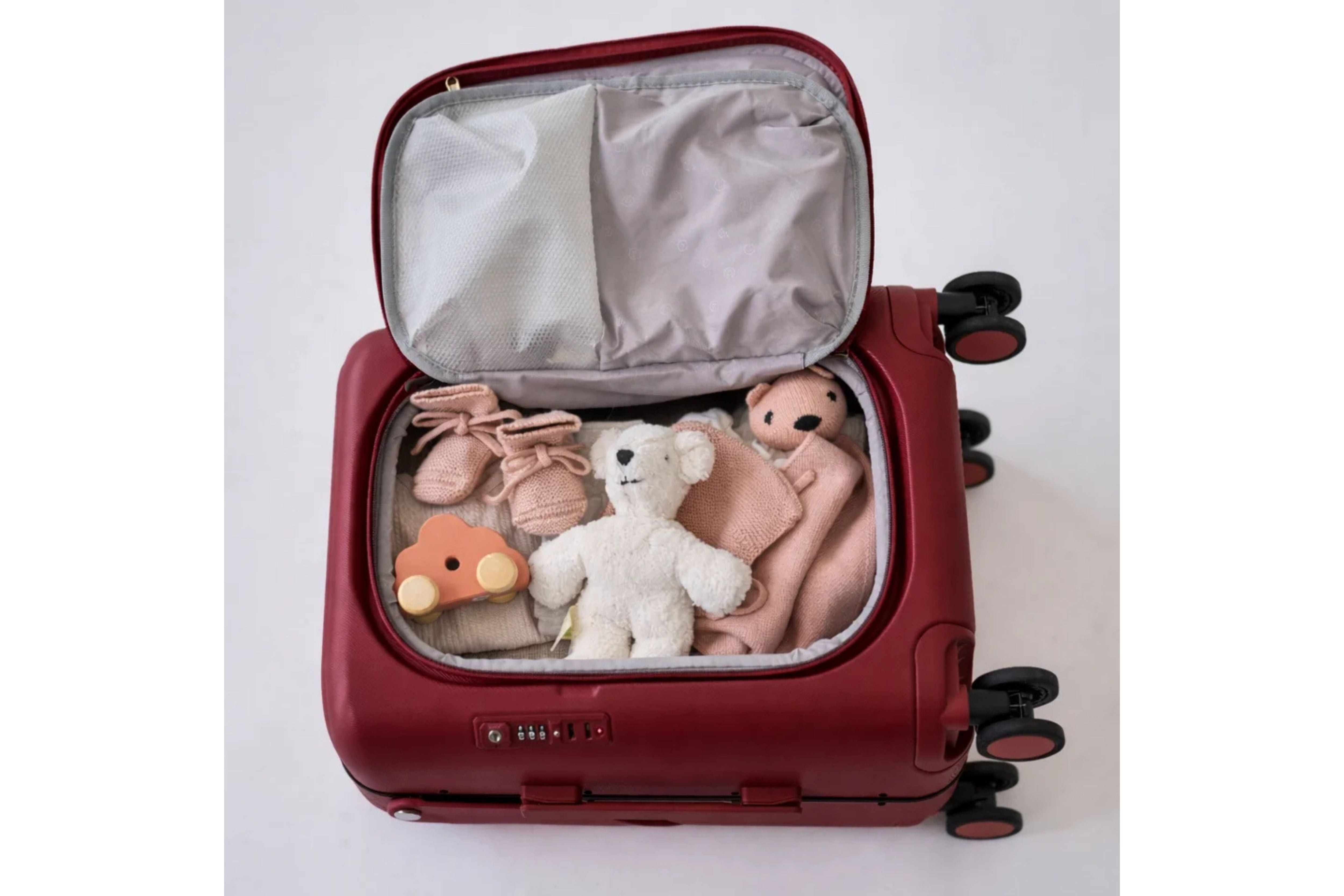The MiaMily Carry On Plus 18” Luggage with its upgraded top-opening design shown open