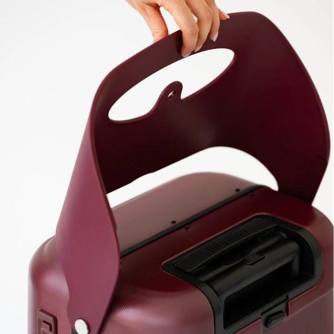 Foldable luggage seat supports up to 100kg