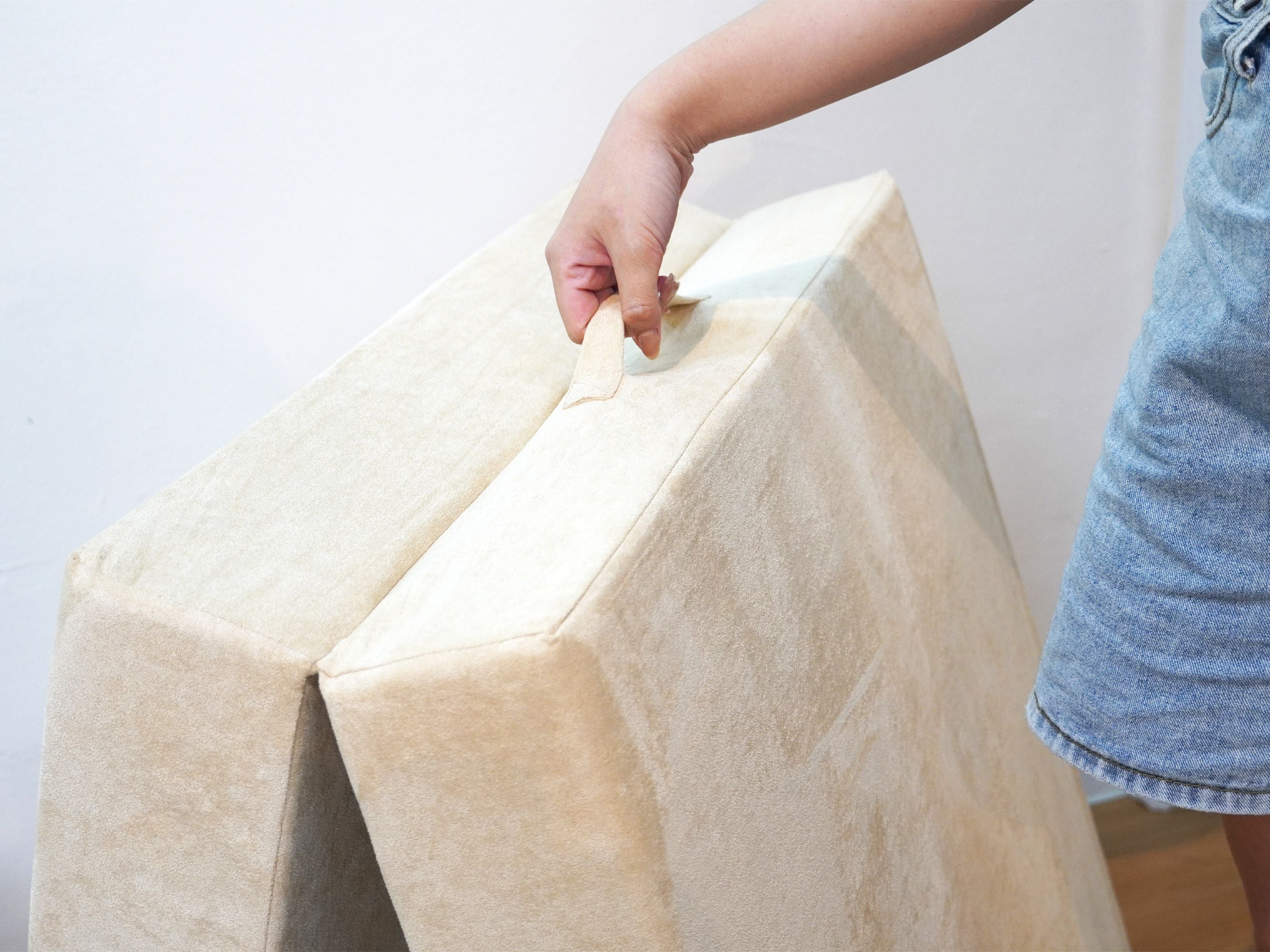 Connected base cushions with soft handles of the Lollibly Wonderstack Play Sofa