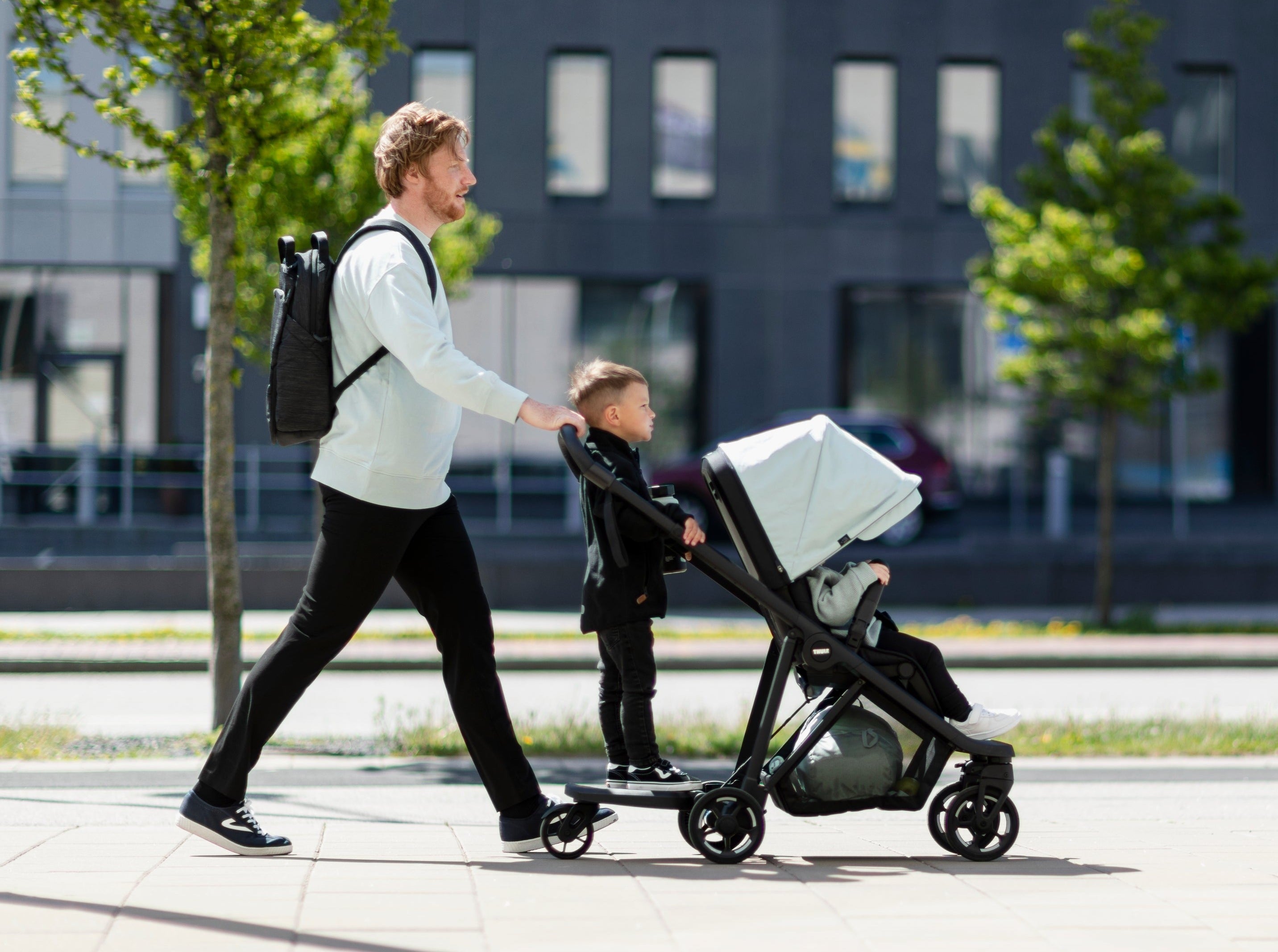 Thule Shine: Reversible & Compact City Stroller