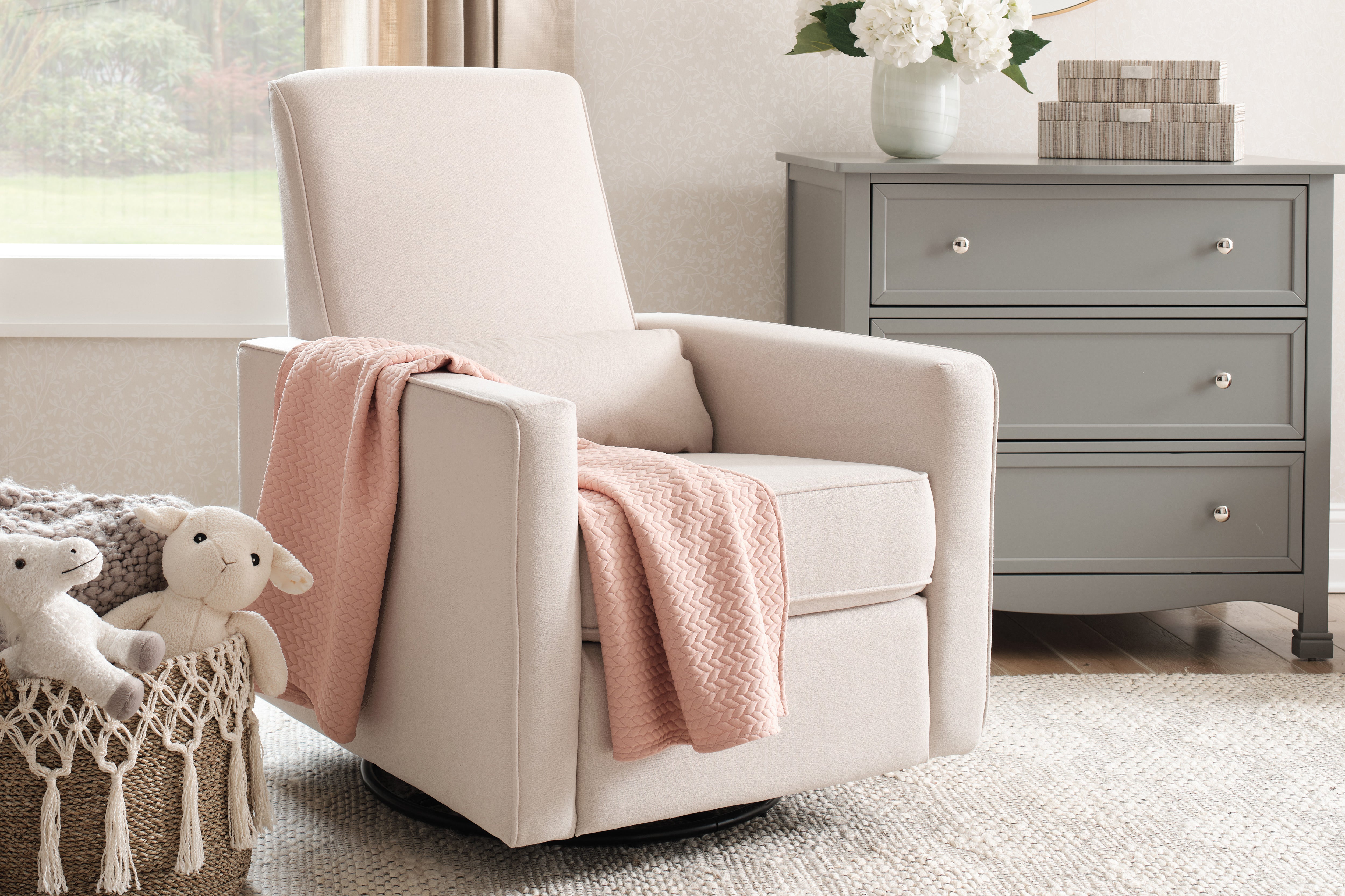 davinci baby piper recliner nursing chair cream#color_cream