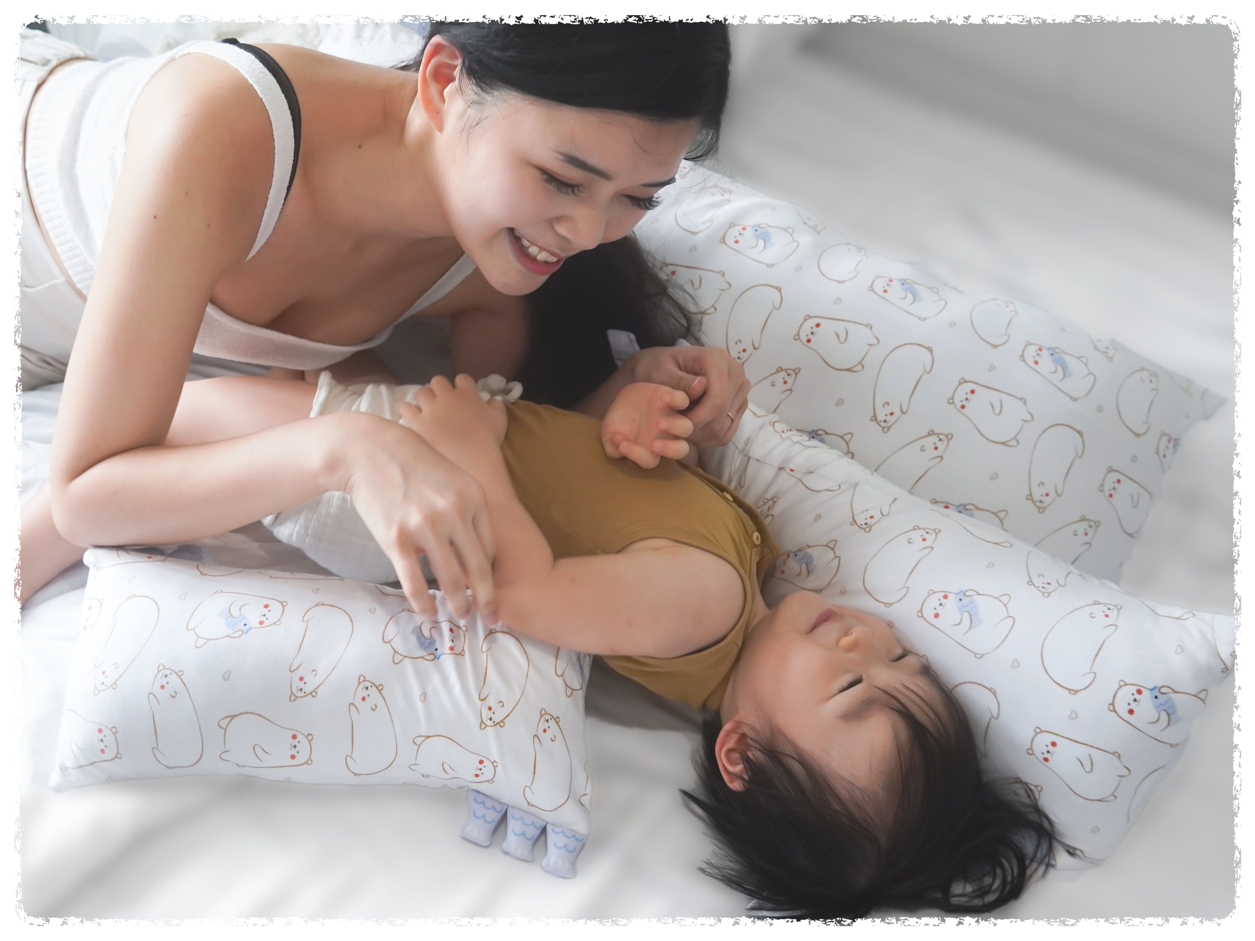 mom and son playing with cho pillows maru bear